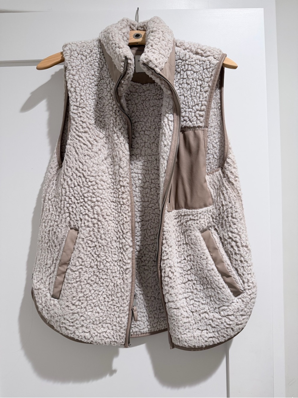 Abercrombie & Fitch Cream Sherpa Zip Vest